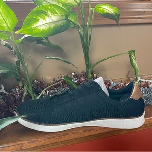 DR. SCHOLL’S WOMEN’S SEASIDE OXFORDS. NAVY BLUE. SIZE 11. NEW IN BOX.